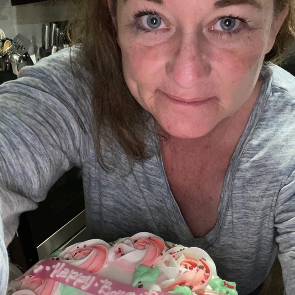 Meet your Posher, Lori - Picture 1 of 1